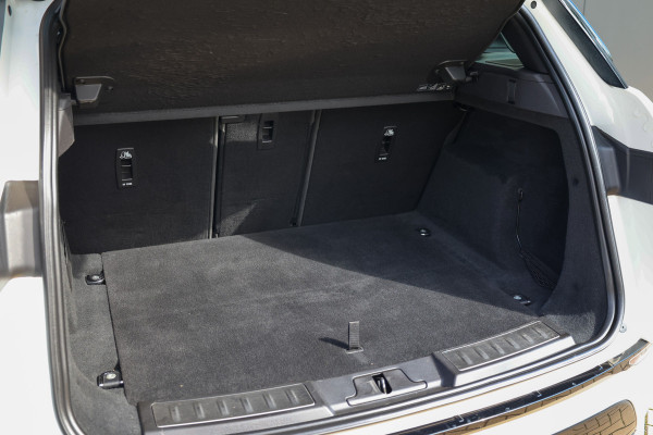 Land Rover Range Rover Evoque 1.5 P300e AWD R-Dynamic SE | MERIDIAN SURROUND | ELEK TREKHAAK | STOELVERW | CAMERA | APPLE CARPLAY |