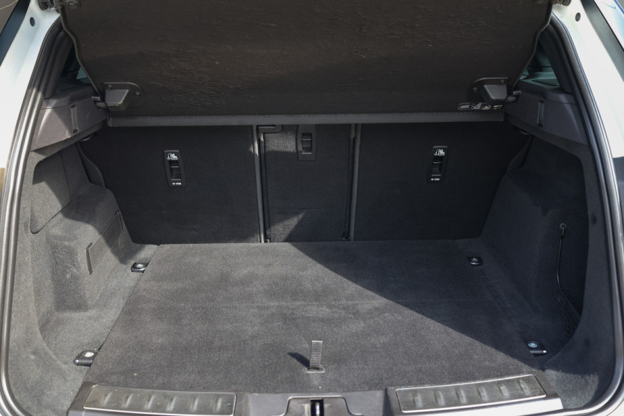 Land Rover Range Rover Evoque 1.5 P300e AWD R-Dynamic SE | MERIDIAN SURROUND | ELEK TREKHAAK | STOELVERW | CAMERA | APPLE CARPLAY |