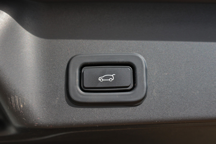 Land Rover Range Rover Evoque 1.5 P300e AWD R-Dynamic SE | MERIDIAN SURROUND | ELEK TREKHAAK | STOELVERW | CAMERA | APPLE CARPLAY |