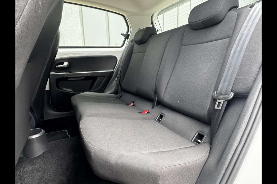 Volkswagen up! 1.0 | Airco | CC | Camera | Stoelverwarming | Navi via App | DAB+ |