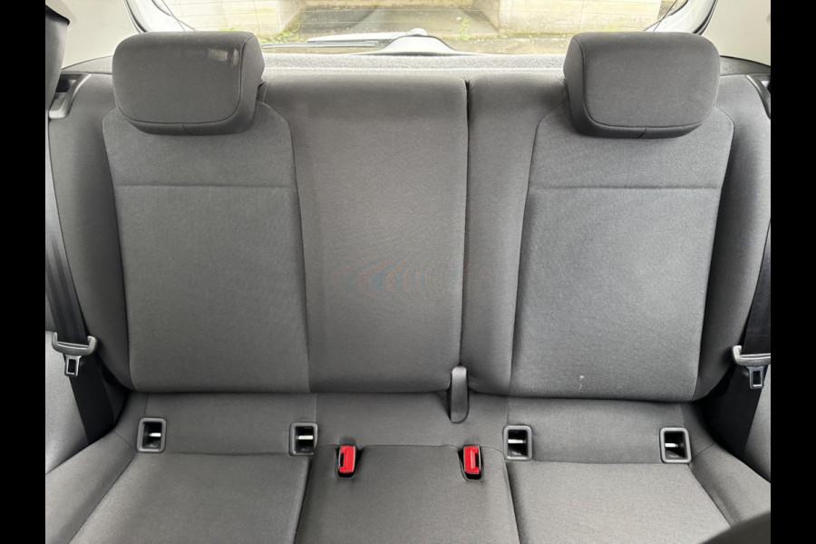 Volkswagen up! 1.0 | Airco | CC | Camera | Stoelverwarming | Navi via App | DAB+ |