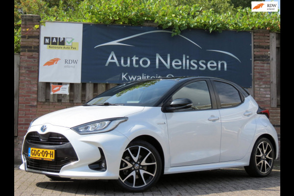 Toyota Yaris 1.5 Hybrid Executive Bi-Tone | LED KOPLAMPEN | HALF LEDER | APPLE CARPLAY | 17 INCH VELGEN | DAB+ | STOELVERWARMING |