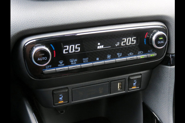 Toyota Yaris 1.5 Hybrid Executive Bi-Tone | LED KOPLAMPEN | HALF LEDER | APPLE CARPLAY | 17 INCH VELGEN | DAB+ | STOELVERWARMING |