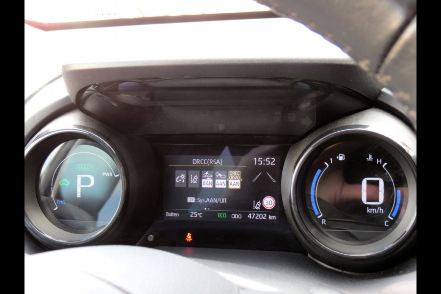 Toyota Yaris 1.5 Hybrid Executive Bi-Tone | LED KOPLAMPEN | HALF LEDER | APPLE CARPLAY | 17 INCH VELGEN | DAB+ | STOELVERWARMING |