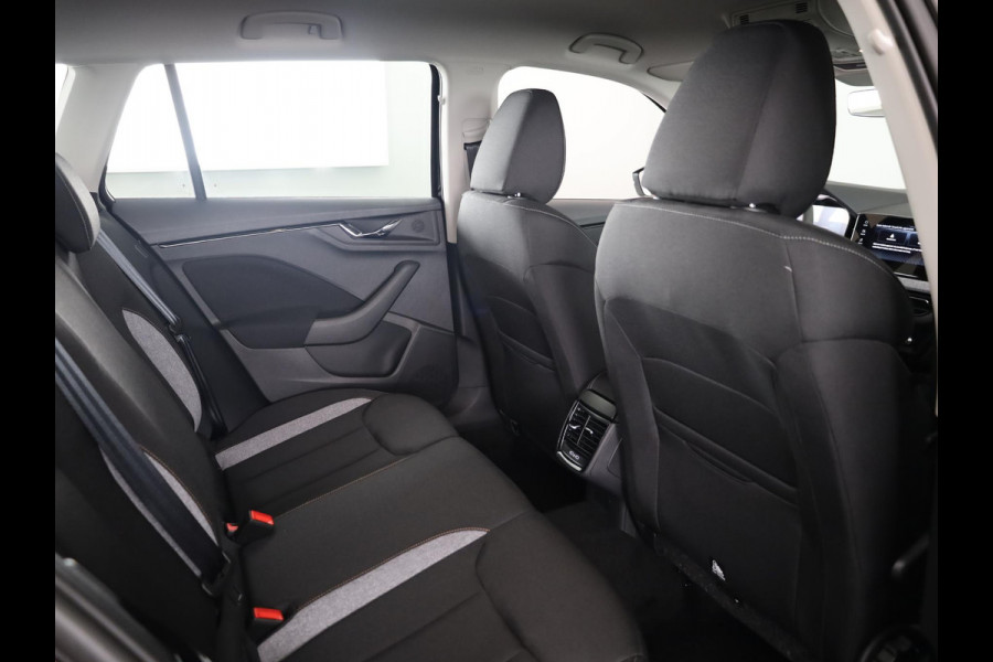 Škoda Kamiq Selection 1.0 TSI 115 pk 6 versn. Hand