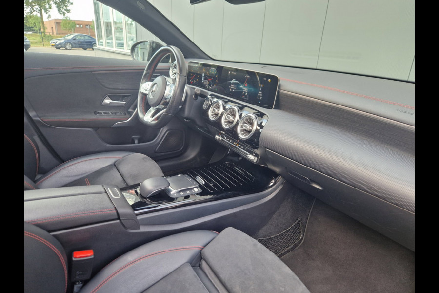 Mercedes-Benz CLA-Klasse 200 Premium Plus AMG /Pano /360 camera /Sfeer