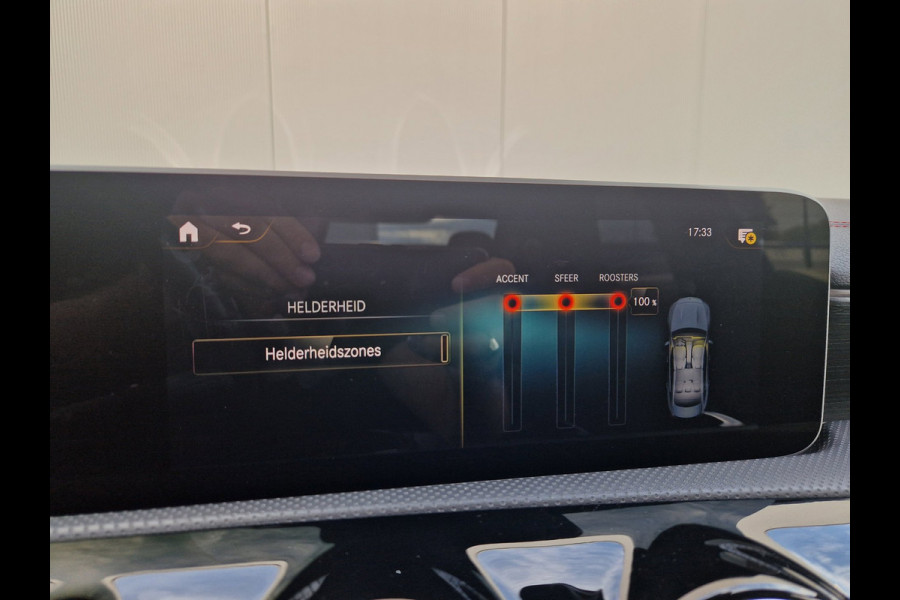 Mercedes-Benz CLA-Klasse 200 Premium Plus AMG /Pano /360 camera /Sfeer
