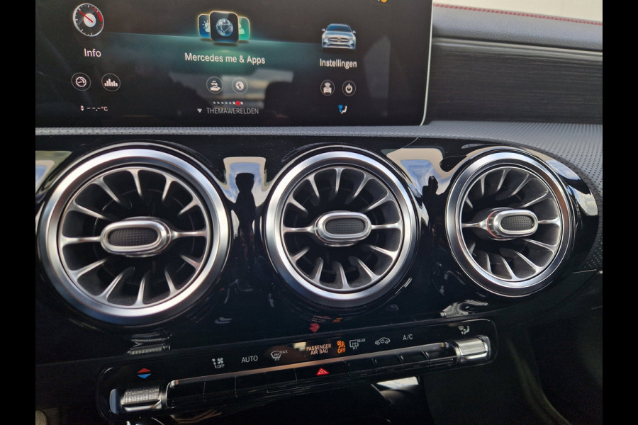 Mercedes-Benz CLA-Klasse 200 Premium Plus AMG /Pano /360 camera /Sfeer
