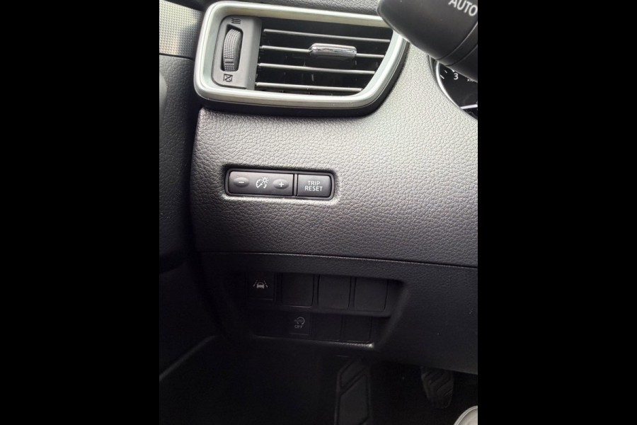 Nissan QASHQAI 1.2 Tekna + - Panorama dak I Navigatie I Airco I Leer I Sport pakket + Velgen 19 inch I Dealer onderhouden