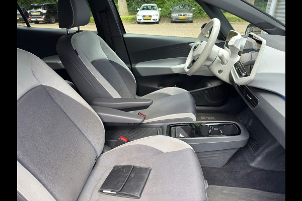 Volkswagen ID.3 Business 58 kWh First Edition l Trekhaak l Navi l DAB+ l IZGST l