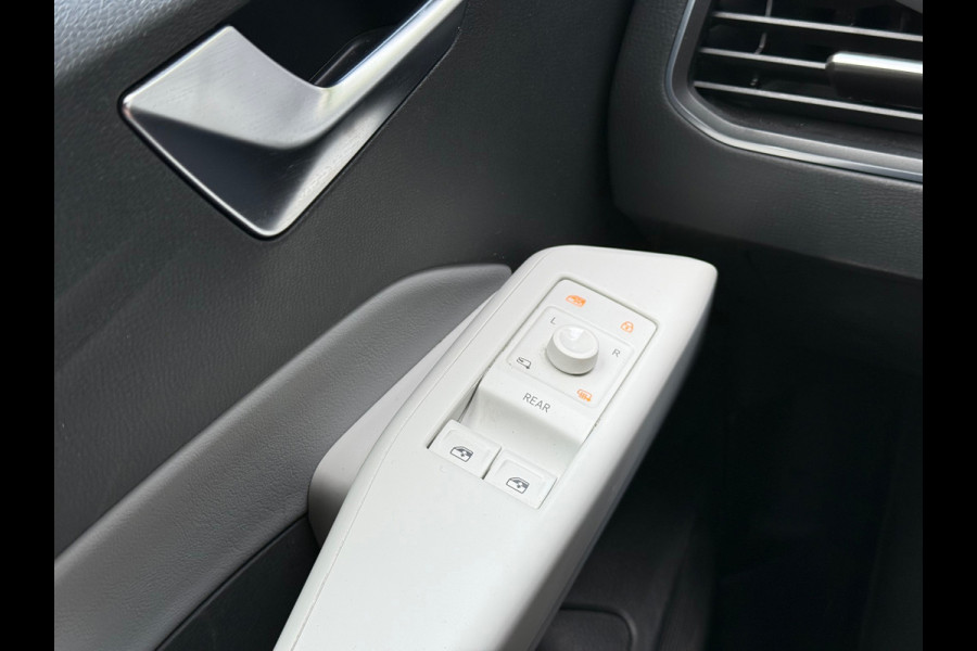 Volkswagen ID.3 Business 58 kWh First Edition l Trekhaak l Navi l DAB+ l IZGST l