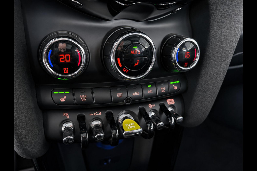 MINI Electric Charged 33 kWh Panoramadak Harman Kardon Camera Leder Navigatie Professional Cruise Control Head Up Display Bluetooth