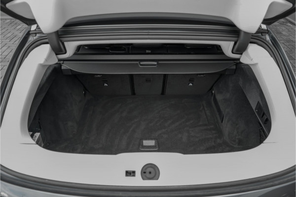 BMW 3 Serie Touring 320i High Executive Sportline Stoelverw Camera HiFi 17"