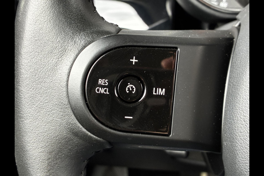 MINI Hatchback Cooper Essential Automaat 3 deurs / Navigatiesysteem / Driving Assistant / Climate Control / Parkeersensoren achter / Bluetooth / Sfeerverlichting  / LED / Lichtpakket / DAB