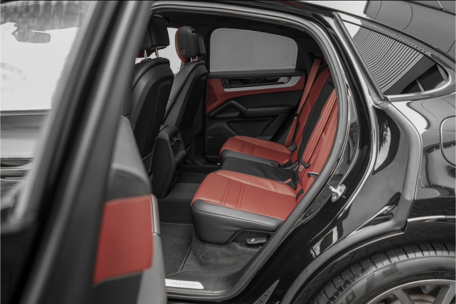 Porsche Cayenne Coupé 3.0 E-Hybrid Nieuw Model Sport Design & Chrono Trekhaak Stoelventilatie 21"