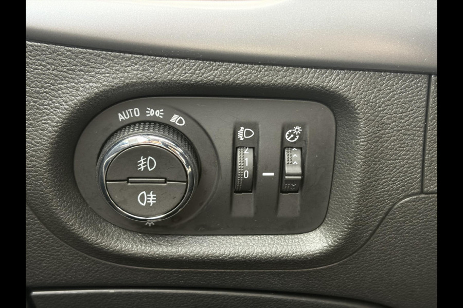 Opel Astra 1.2 Business Edition 147pk l 2e Eigenaar l Trekhaak l Navi l Carplay l 6 Bak l Clima l Cruise l Pdc V+A l Recent beurt gehad l Lm velgen l N.A.P l Apk tot 07-2028