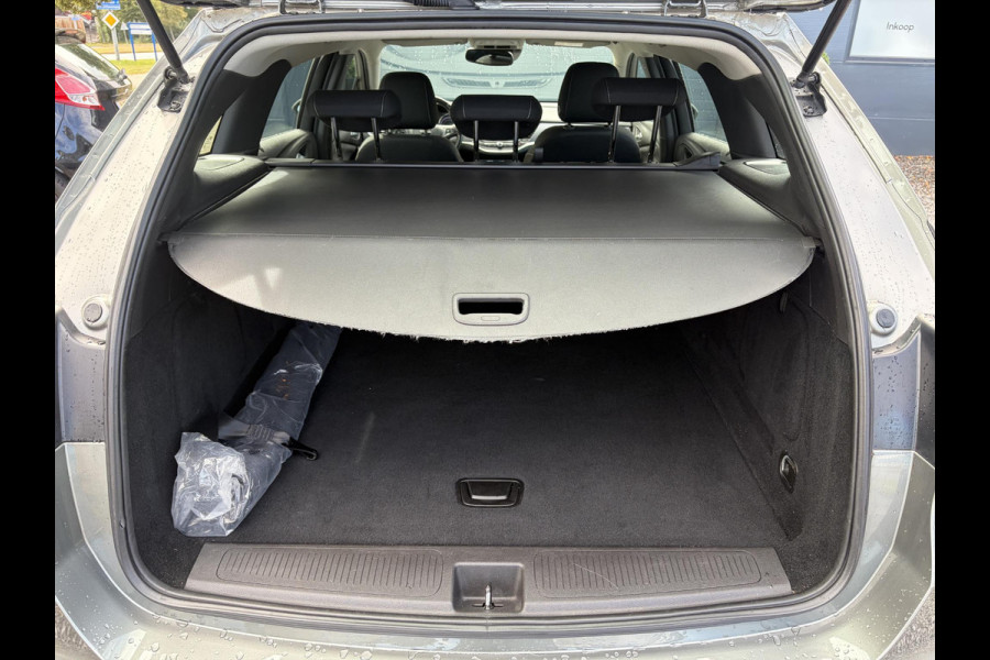 Opel Astra 1.2 Business Edition 147pk l 2e Eigenaar l Trekhaak l Navi l Carplay l 6 Bak l Clima l Cruise l Pdc V+A l Recent beurt gehad l Lm velgen l N.A.P l Apk tot 07-2028
