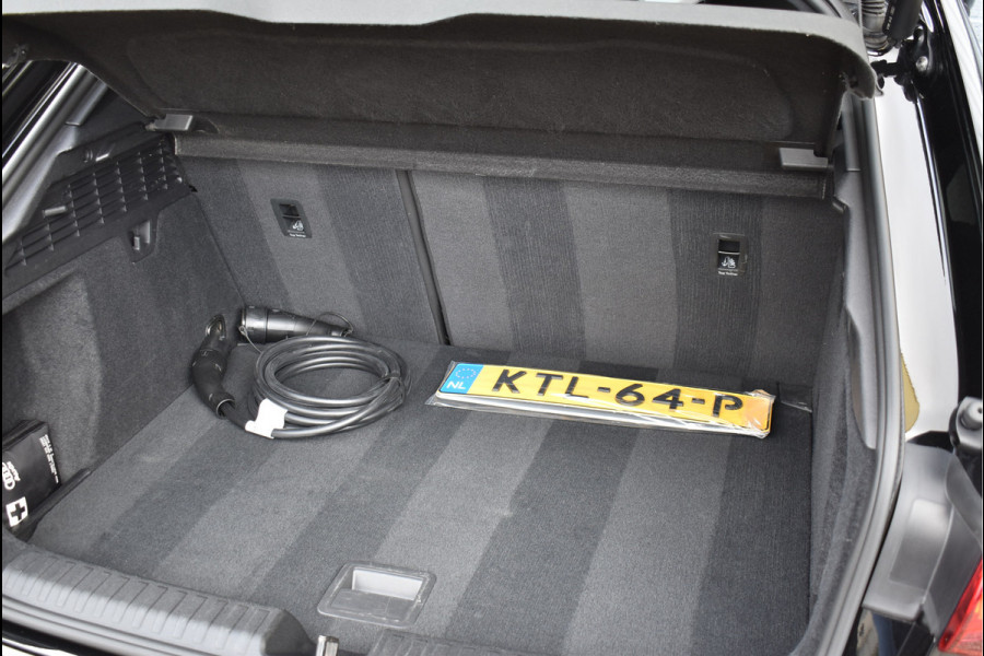 Audi A3 Sportback 45 TFSI e S-Line 245 Pk Pano Memory Leder Sfeerverlichting Full Led Keyless 18 Inch