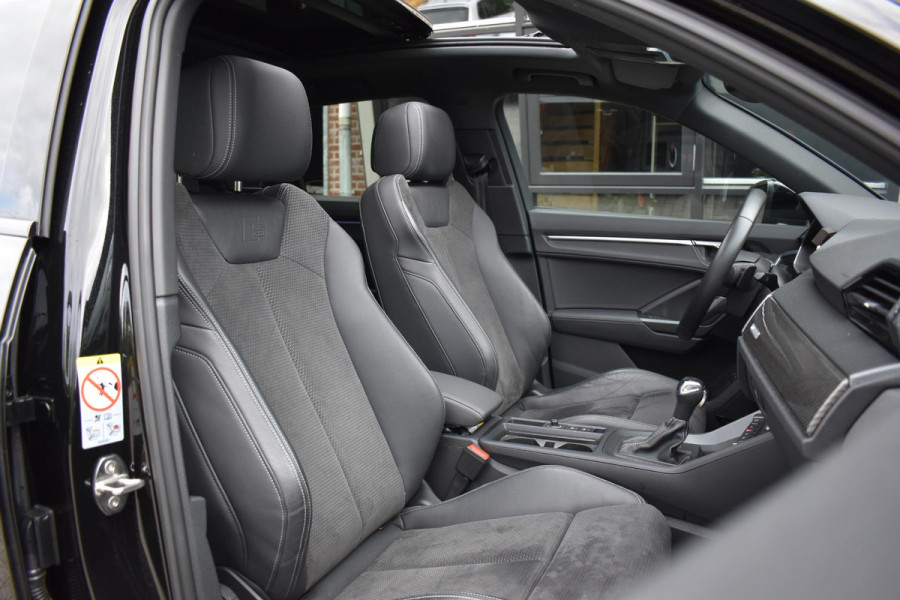 Audi Q3 45 TFSI e 3x S Line Pano Ambiance Keyless SONOS ACC ALLBlackEdition