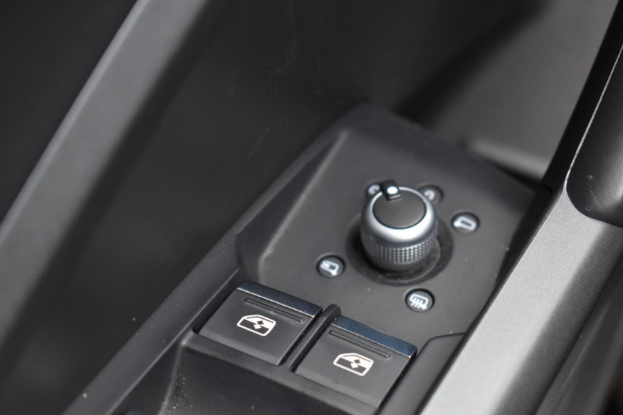 Audi Q3 45 TFSI e 3x S Line Pano Ambiance Keyless SONOS ACC ALLBlackEdition