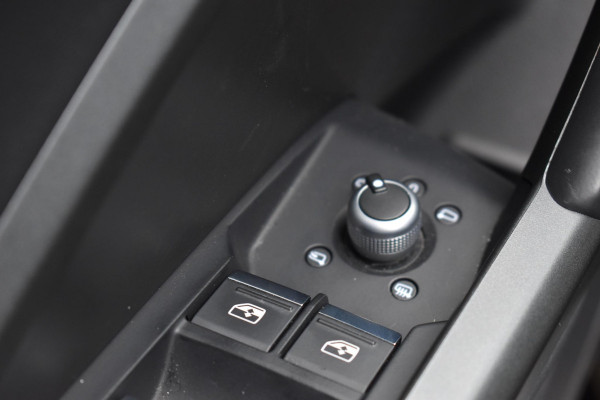 Audi Q3 45 TFSI e 3x S Line Pano Ambiance Keyless SONOS ACC ALLBlackEdition