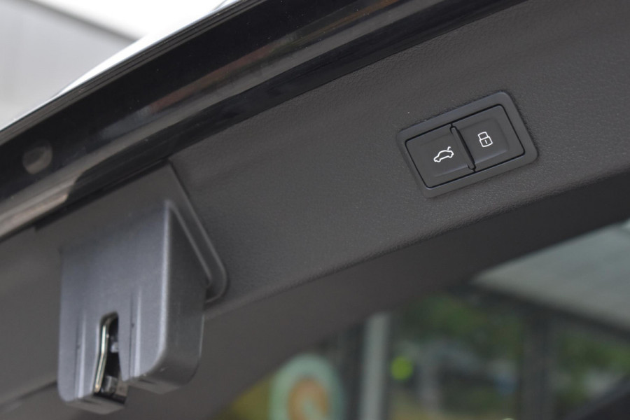 Audi Q3 45 TFSI e 3x S Line Pano Ambiance Keyless SONOS ACC ALLBlackEdition