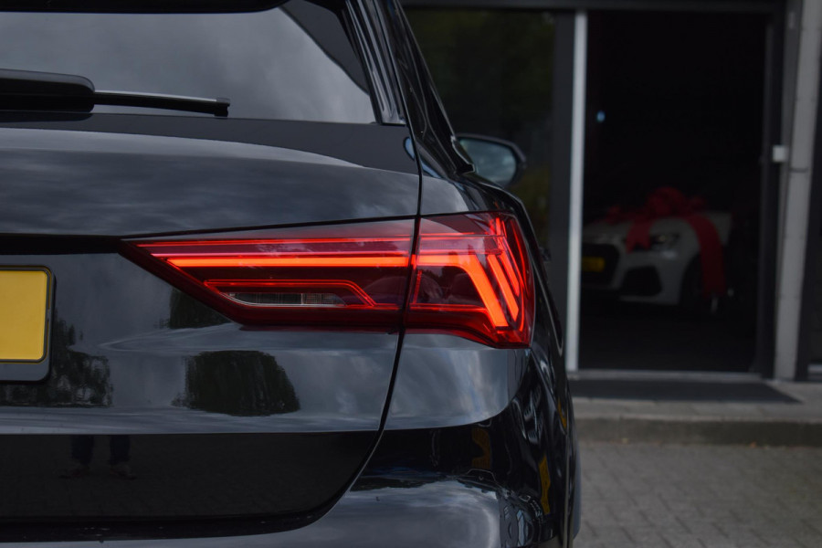 Audi Q3 45 TFSI e 3x S Line Pano Ambiance Keyless SONOS ACC ALLBlackEdition