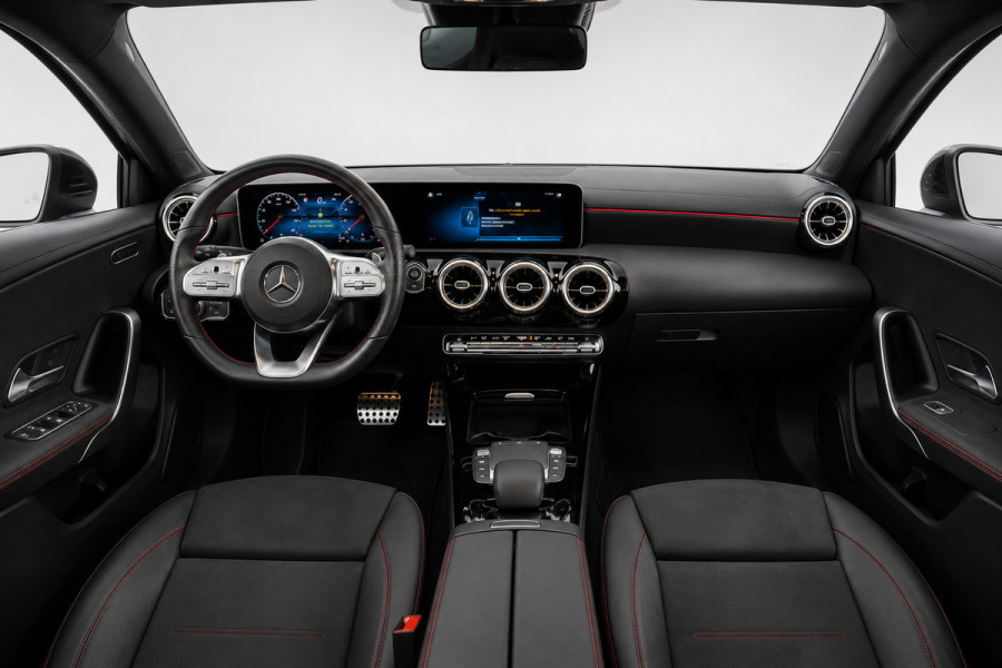 Mercedes-Benz A-Klasse 180 Business Solution AMG | NL-AUTO | DEALER ONDERH | STOELVERW | ACHTERCAM | ETC