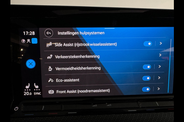 Volkswagen Golf 2.0 TSI R 4Motion Pano|Camera|Stoelverwarming|Stuurverwaimg|IQ
