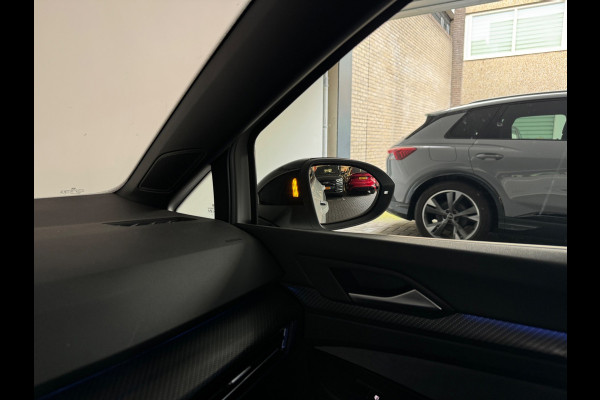 Volkswagen Golf 2.0 TSI R 4Motion Pano|Camera|Stoelverwarming|Stuurverwaimg|IQ