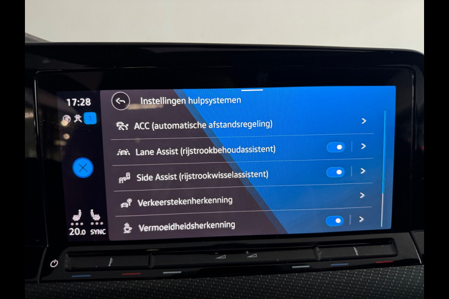 Volkswagen Golf 2.0 TSI R 4Motion Pano|Camera|Stoelverwarming|Stuurverwaimg|IQ