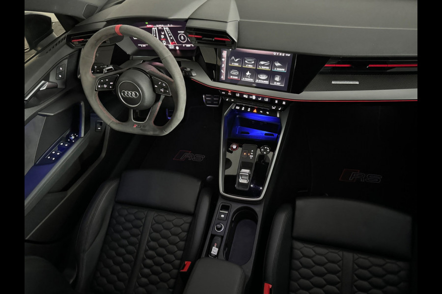 Audi A3 Sportback 2.5 TFSI RS 3 quattro Pano|B&O|HuD|Keyless|Sfeer