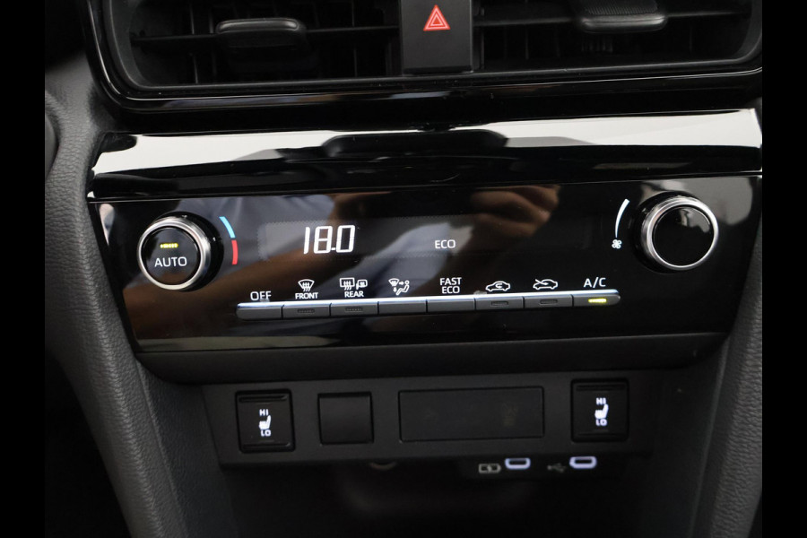 Toyota Yaris Cross 1.5 Hybrid 115 Dynamic Luxury | Stuur & Stoel Verwarming | Parkeersensoren | Adaptieve Cruise Control