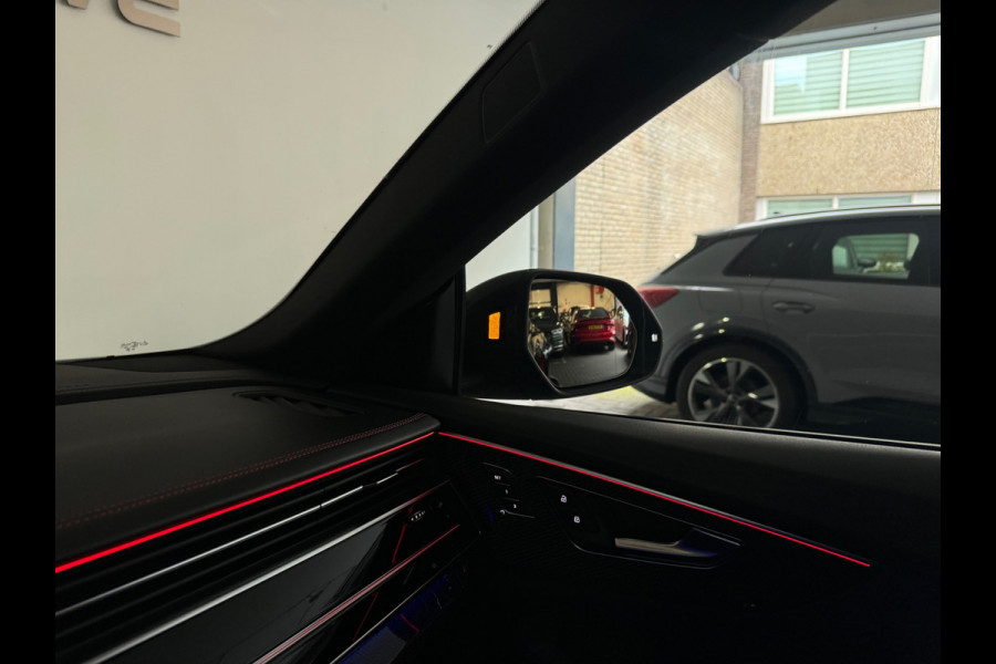 Audi Q8 4.0 TFSI SQ8 quattro Carbon|Massage|Trekhaak|Sfeer|Nachtzicht