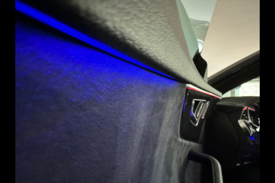 Audi Q8 4.0 TFSI SQ8 quattro Carbon|Massage|Trekhaak|Sfeer|Nachtzicht