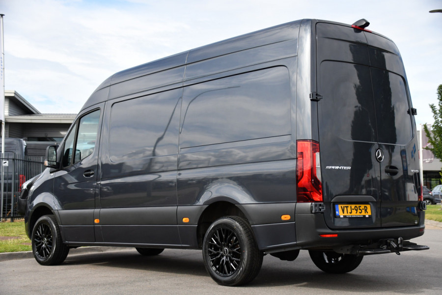 Mercedes-Benz Sprinter 317 1.9 CDI L2H2 RWD PB Edition Camera, Cruise, Carplay, 3500kg Trekhaak, LED, 170pk, 10,5'' Mbux, Geveerde stoel, Multimedia, Uniek!