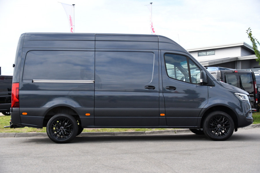 Mercedes-Benz Sprinter 317 1.9 CDI L2H2 RWD PB Edition Camera, Cruise, Carplay, 3500kg Trekhaak, LED, 170pk, 10,5'' Mbux, Geveerde stoel, Multimedia, Uniek!