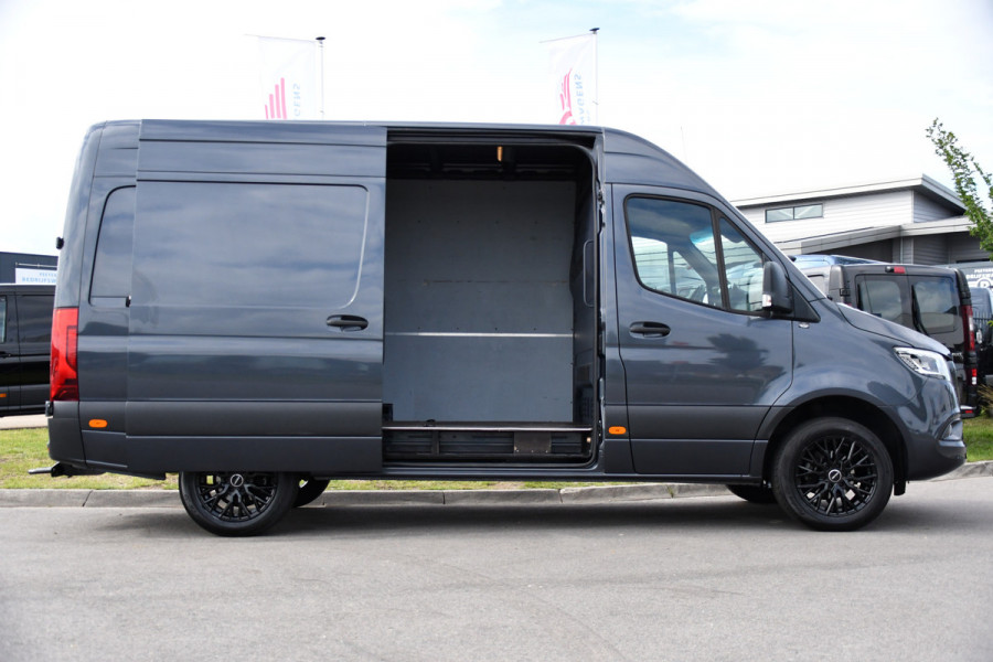 Mercedes-Benz Sprinter 317 1.9 CDI L2H2 RWD PB Edition Camera, Cruise, Carplay, 3500kg Trekhaak, LED, 170pk, 10,5'' Mbux, Geveerde stoel, Multimedia, Uniek!