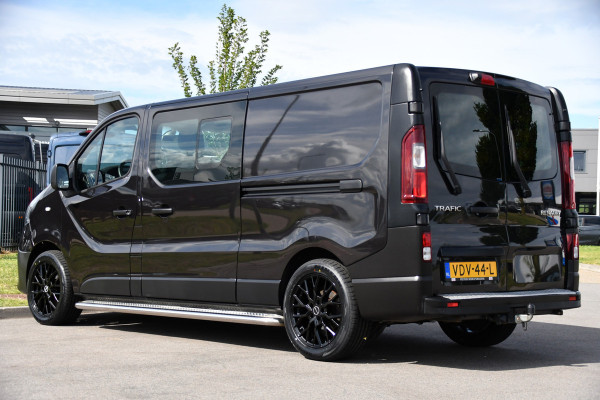 Renault Trafic 2.0 dCi 145 T29 L2H1 DC Black Edition Camera, Cruise, Clima, 145pk, Automaat, 2 x Schuifdeur, Trekhaak, Sensoren,