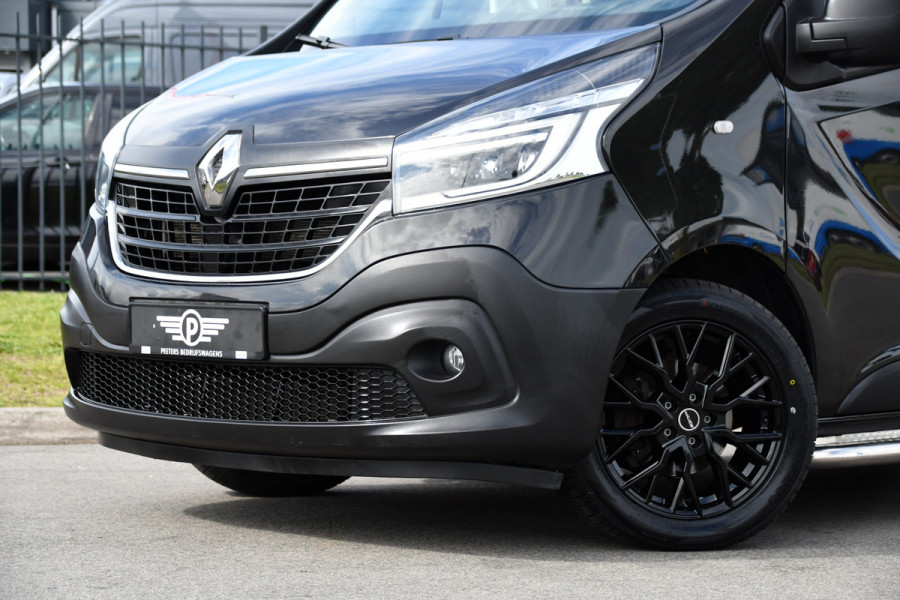 Renault Trafic 2.0 dCi 145 T29 L2H1 DC Black Edition Camera, Cruise, Clima, 145pk, Automaat, 2 x Schuifdeur, Trekhaak, Sensoren,
