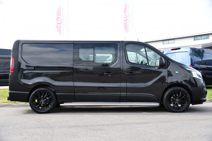 Renault Trafic 2.0 dCi 145 T29 L2H1 DC Black Edition Camera, Cruise, Clima, 145pk, Automaat, 2 x Schuifdeur, Trekhaak, Sensoren,