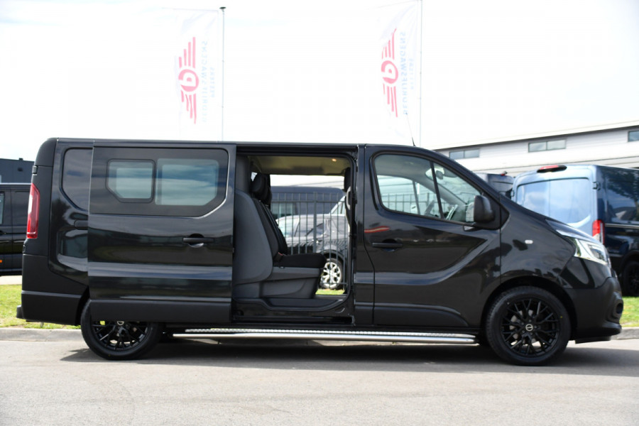 Renault Trafic 2.0 dCi 145 T29 L2H1 DC Black Edition Camera, Cruise, Clima, 145pk, Automaat, 2 x Schuifdeur, Trekhaak, Sensoren,