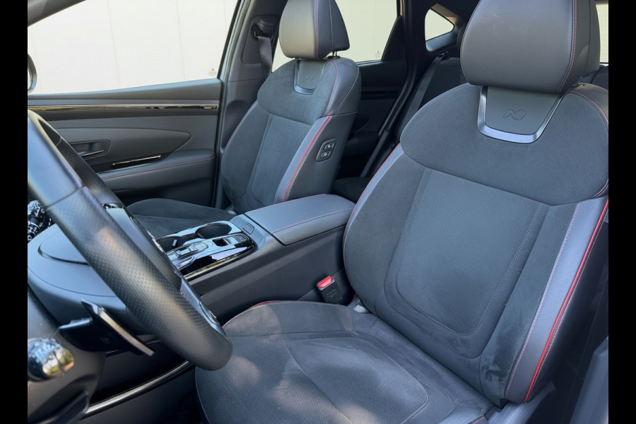 Hyundai Tucson 1.6 T-GDI PHEV N Line Sky 4WD, panoramadak, 360 camera, lederen sportinterieur, afn.trekhaak, vol opties! 1 e eigen