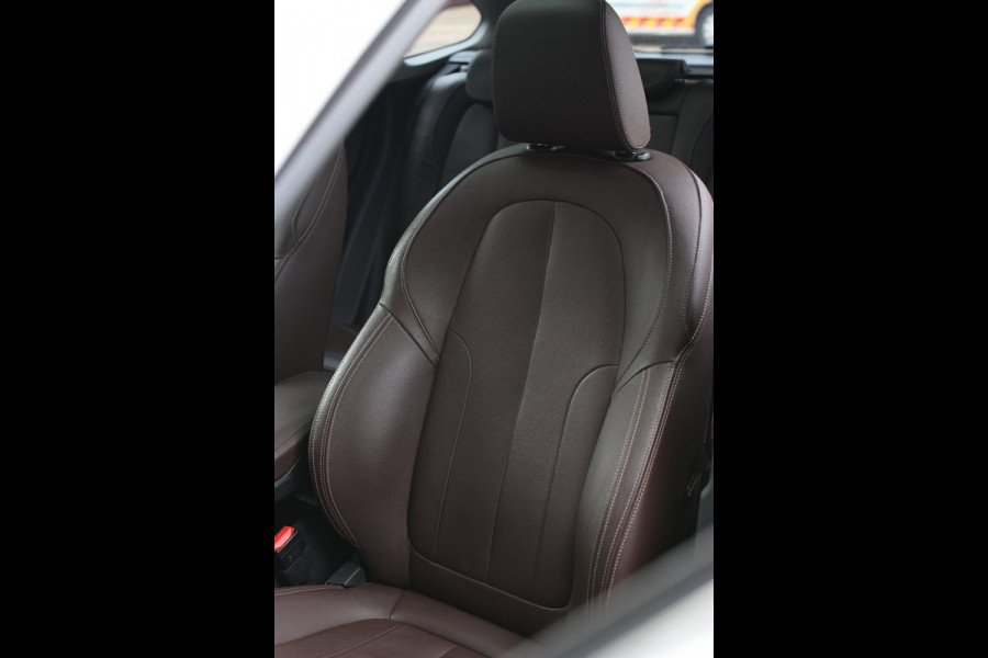 BMW X1 SDrive18d High Executive *Pano*Camera*Leder*Led*