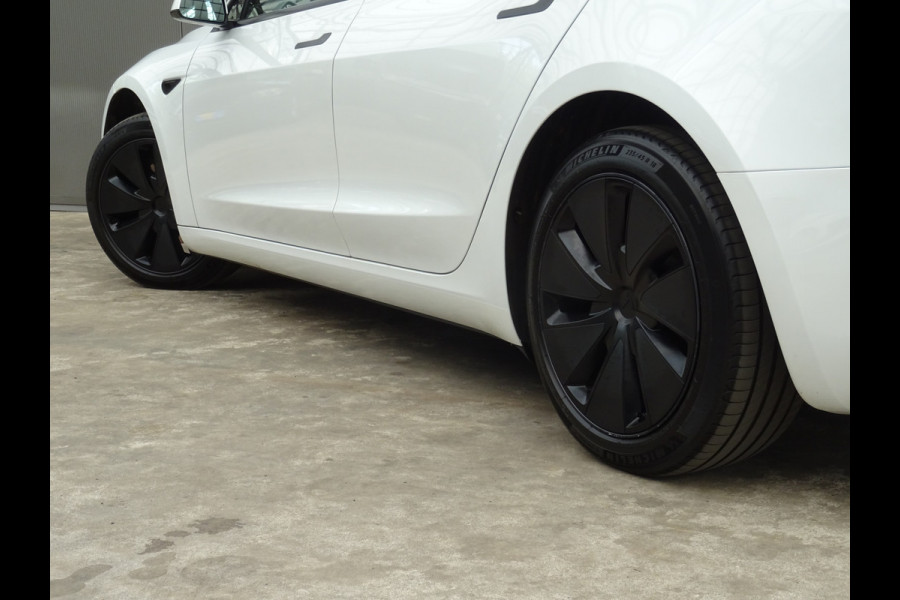 Tesla Model 3 RWD HIGHLAND * LEER * VENTILATIE * SFEER * 19 INCH !!
