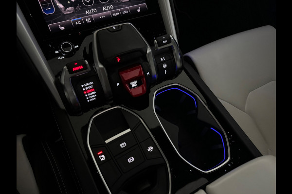 Lamborghini Urus 4.0 V8 Mansory Pano|Carbon|B&O 3D|HuD|Memory|360