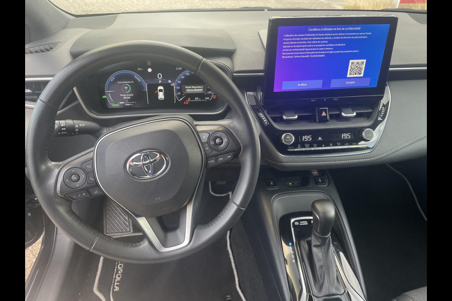 Toyota Corolla Hybrid 140 Dynamic | Parkeersensor voor en achter | Navigatie | Stoelverwarming | Apple Carplay & AndroidAUTO