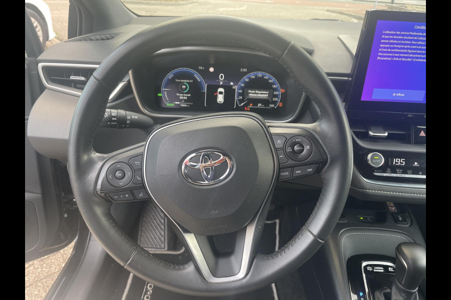 Toyota Corolla Hybrid 140 Dynamic | Parkeersensor voor en achter | Navigatie | Stoelverwarming | Apple Carplay & AndroidAUTO