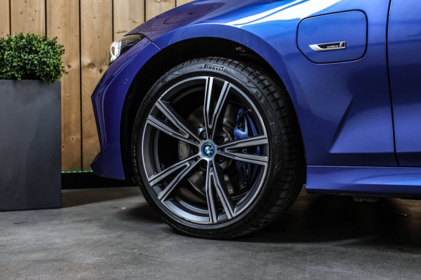 BMW 3-serie 330e xDrive M-Sport Pro *Pano*H/K*Camera*Head-Up*Comforttoegang*