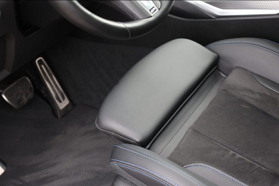 BMW 3-serie 330e xDrive M-Sport Pro *Pano*H/K*Camera*Head-Up*Comforttoegang*